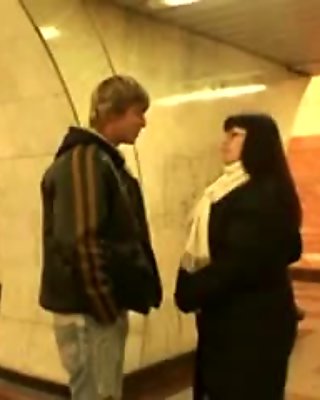 He picks up and bangs old fat pussy