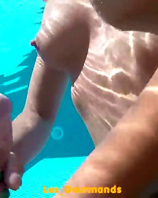 Huge Fuck with a Mature SLUT in the water with BIG Dildo